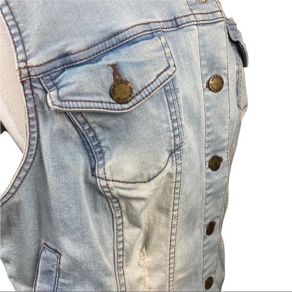 LOVE & LEGENDS Sleeveless Denim Jacket Size 14 - Picture 4 of 12